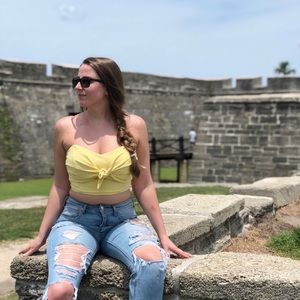 ❗️NWT ⭐️ Yellow Crop Top